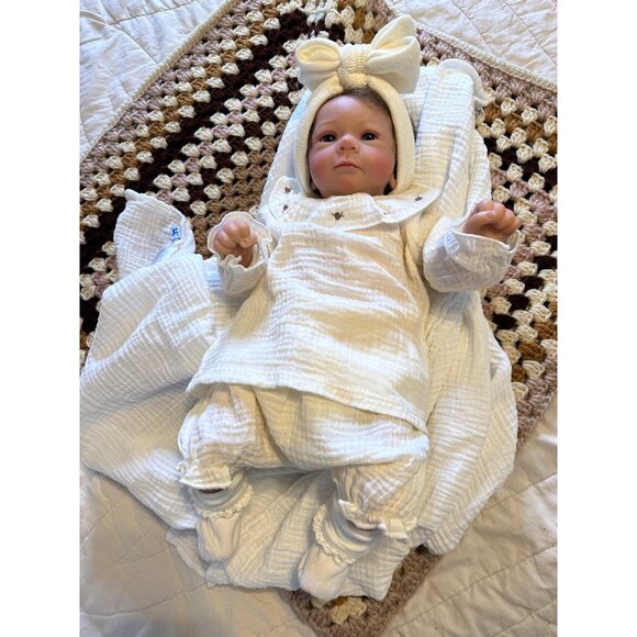G. Hegler Lifelike Newborn Baby Doll Reborn Baby style Outfit Blanket imaginary - Picture 3 of 16